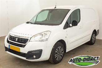 Vaurioauto  commercial vehicles Peugeot Partner 1.6 BlueHDi Autmaat Clima MOTORSTORING 2017/10