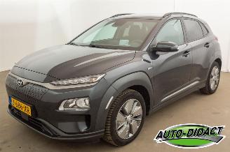Schadeauto Hyundai Kona EV Fashion 64 kWh Camera Navi Clima 2020/11