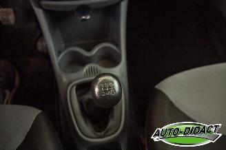 Peugeot 107 1.0-12V XR picture 10