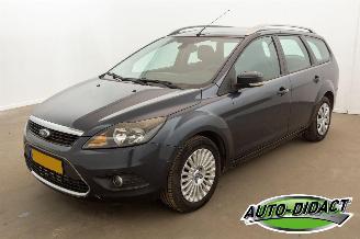 Vaurioauto  passenger cars Ford Focus 1.6 Titanium 2009/1