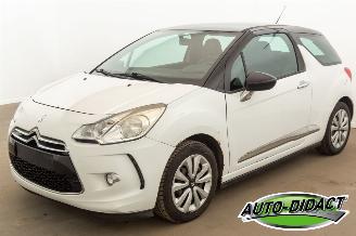 krockskadad bil auto Citroën DS3 1.4 HDI Chic 2011/6