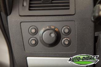 Opel Zafira 1.8 Automaat 7p Clima Navi picture 13