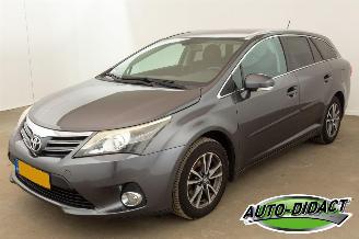Unfallwagen Toyota Avensis 1.8 VVTi Clima Navi Business 2014/4