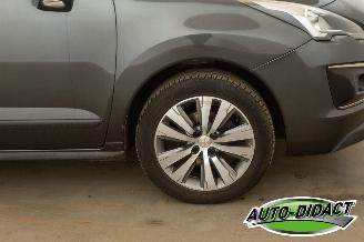 Peugeot 3008 1.2 PureTech Clima Navi Camera Style picture 31