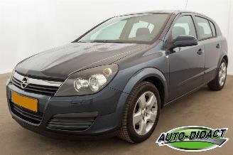 Unfallwagen Opel Astra 1.6 Airco Edition 2006/1