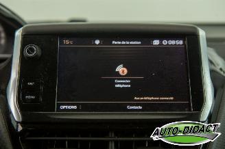 Peugeot 2008 1.2 Access Clima Navi picture 8