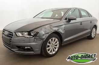 krockskadad bil auto Audi A3 1.4 TFSI 110 KW Clima Navi Carpass Attraction 2016/2