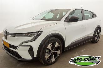 Voiture accidenté Renault Mégane E-Tech No Active crash mode SOH 95% EV60 Optimum Charge Business Ed. 2024/2