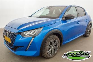 krockskadad bil auto Peugeot e-208 EV Allure 50 kWh 81.865 KM 2022/4