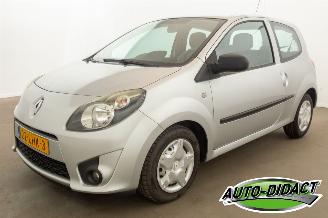 Voiture accidenté Renault Twingo 1.2-16V Airco Authentique 2010/5