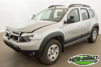 Vaurioauto  passenger cars Dacia Duster 1.5 dCi 81kW Airco Laureate 2012/3