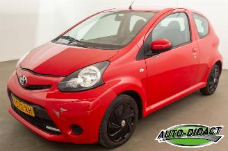Schadeauto Toyota Aygo 1.0 VVT-i Airco 79.200 km Comfort 2013/3