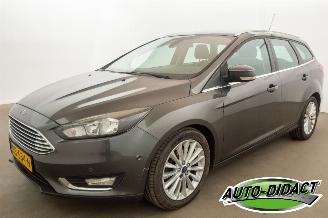 Avarii autoturisme Ford Focus 1.0 92 kw VERBRUIKT KOELVLOEISTOF Navi Clima Titanium Edition 2015/12