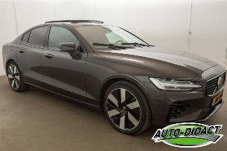 Volvo S-60 2.0 T6 AWD R-Design Pano Recharge Plug-in Hybrid picture 2