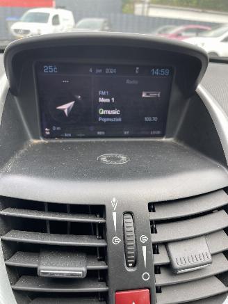 Peugeot 207 1.6 VTi XS Pack picture 34