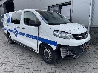 Vaurioauto  commercial vehicles Opel Vivaro 2.0 CDTI L3H1 DC Edition 2021/6