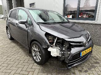 krockskadad bil auto Toyota Verso 1.8 VVT-i Business Top 5 Edition Automaat 2015/1