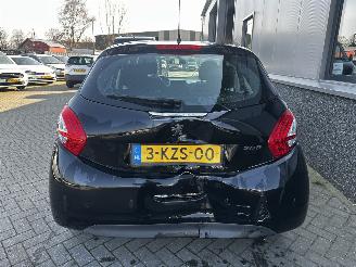 Peugeot 208 1.2 VTi Envy picture 2