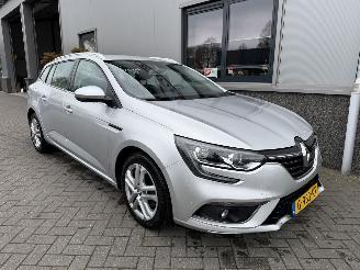 Voiture accidenté Renault Mégane Estate 1.5 dCi Limited 2017/10