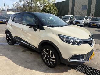 Vaurioauto  passenger cars Renault Captur 0.9 TCe Dynamique 2016/10