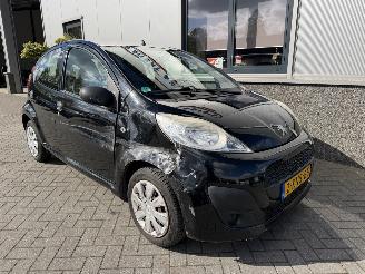 škoda osobní automobily Peugeot 107 1.0 Acces Accent 2013/6
