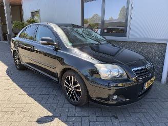 damaged passenger cars Toyota Avensis 2.0 VVTi Luna 2007/4