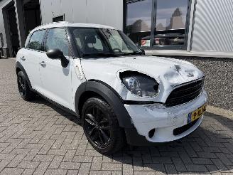 uszkodzony samochody osobowe Mini Countryman 1.6 One Knockout Edition 2014/9