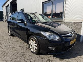 krockskadad bil auto Hyundai I-30 1.4 i-Motion 2012/1
