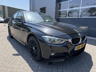 Coche accidentado BMW 3-serie 330e M-Sport Sedan 2016/10