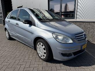 skadebil auto Mercedes B-klasse 200 Automaat. 2008/1