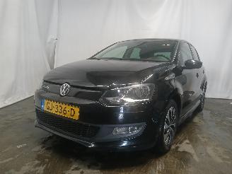 uszkodzony samochody osobowe Volkswagen Polo Polo V (6R) Hatchback 1.4 TDI (CUSA(Euro 6)) [55kW]  (03-2014/10-2017)= 2015/6