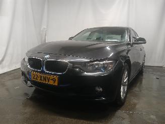 škoda osobní automobily BMW 3-serie 3 serie (F30) Sedan 320i 2.0 16V (N20-B20D) [135kW]  (03-2012/10-2018)= 2012/6