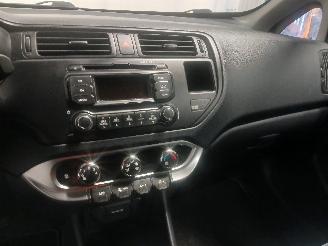 Kia Rio Rio III (UB) Hatchback 1.4 CVVT 16V (G4FA) [80kW]  (09-2011/12-2017) picture 16