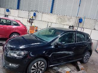 Vrakbiler auto Volkswagen Polo Polo V (6R) Hatchback 1.2 TDI 12V BlueMotion (CFWA(Euro 5)) [55kW]  (1=
0-2009/05-2014) 2013/12