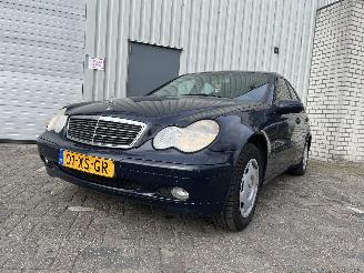 damaged passenger cars Mercedes C-klasse C (W203) Sedan 1.8 C-180K 16V (M271.946) [105kW]  (05-2002/02-2007) 2002/10