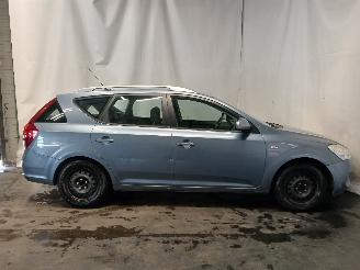 Kia Cee d Cee'd Sporty Wagon (EDF) Combi 1.4 16V (G4FA) [80kW]  (09-2007/12-2012=
) picture 7