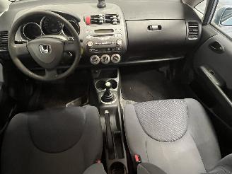 Honda Jazz Jazz (GD/GE2/GE3) Hatchback 1.2 i-DSi (L12A4) [57kW]  (03-2002/07-2008=
) picture 11