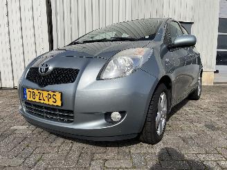 krockskadad bil auto Toyota Yaris Yaris II (P9) Hatchback 1.3 16V VVT-i (2SZFE) [64kW]  (08-2005/11-2010=
) 2008/3
