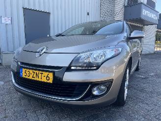 Unfallwagen Renault Mégane Megane III Berline (BZ) Hatchback 5-drs 1.2 16V TCE 115 (H5F-408(H5F-F=
4)) [85kW]  (03-2012/02-2016) 2013/1