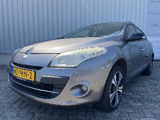 Voiture accidenté Renault Mégane Megane III Grandtour (KZ) Combi 5-drs 1.4 16V TCe 130 (H4J-700(H4J-A7)=
) [96kW]  (05-2009/02-2016) 2011/2