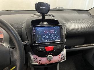 Peugeot 107 107 Hatchback 1.0 12V (384F(1KR)) [50kW]  (06-2005/05-2014) picture 18