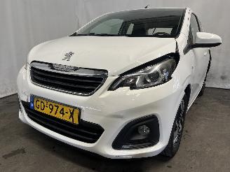 Vaurioauto  passenger cars Peugeot 108 108 Hatchback 1.0 12V (1KRFE(CFB)) [51kW]  (05-2014/...) 2015/4