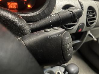 Renault Kangoo Kangoo (KC) MPV 1.6 16V (K4M-752) [70kW]  (06-2001/01-2008) picture 24