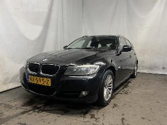 krockskadad bil auto BMW 3-serie 3 serie Touring (E91) Combi 320d 16V (N47-D20C) [135kW]  (03-2010/05-2=
012) 2010/8