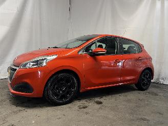 Damaged car Peugeot 208 208 I (CA/CC/CK/CL) Hatchback 1.2 Vti 12V PureTech 82 (EB2F(HMZ)) [60k=
W]  (03-2012/12-2019) 2015/10