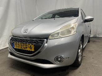 škoda osobní automobily Peugeot 208 208 I (CA/CC/CK/CL) Hatchback 1.2 Vti 12V PureTech 82 (EB2F(HMZ)) [60k=
W]  (03-2012/12-2019) 2012/11