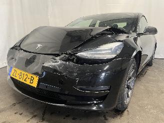Damaged car Tesla Model 3 Model 3 Sedan Long Range 72kWh (3D6) [192kW]  (01-2017/...) 2019/6