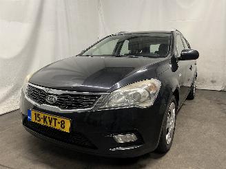 skadebil auto Kia Cee d Cee'd Sporty Wagon (EDF) Combi 1.4 16V (G4FA) [66kW]  (07-2009/12-2012=
) 2010/2