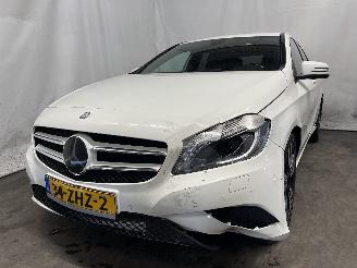 Schadeauto Mercedes A-klasse A (W176) Hatchback 1.6 A-180 16V (M270.910) [90kW]  (09-2012/05-2018) 2012/11