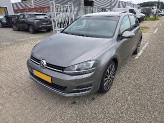 krockskadad bil auto Volkswagen Golf 1.4 TSI ACT Highline Panoramadak 2013/2